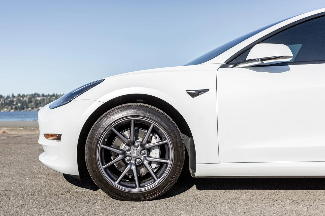 2018 Tesla Model 3 - Image 25 of 31