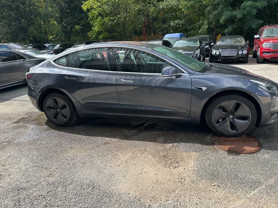 2018 Tesla Model 3 - Image 19 of 21