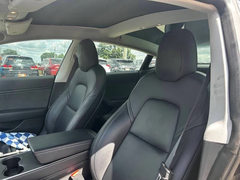 2018 Tesla Model 3 - Image 11 of 12