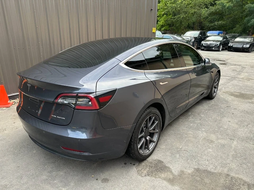 2018 Tesla Model 3 - Image 9 of 21