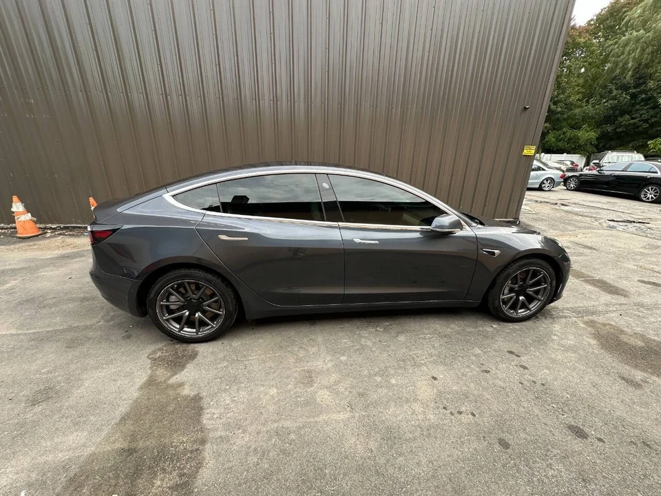 2018 Tesla Model 3 - Image 10 of 21