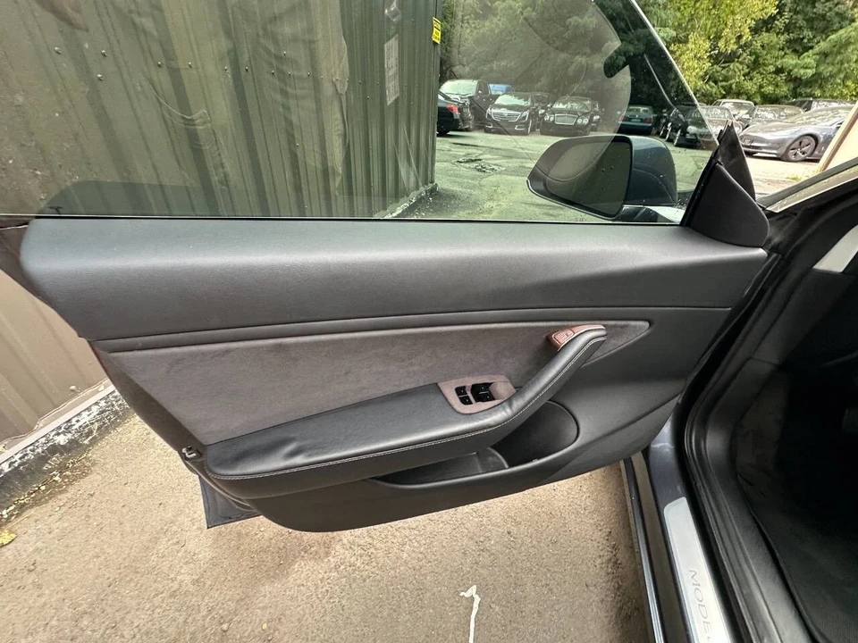 2018 Tesla Model 3 - Image 18 of 21