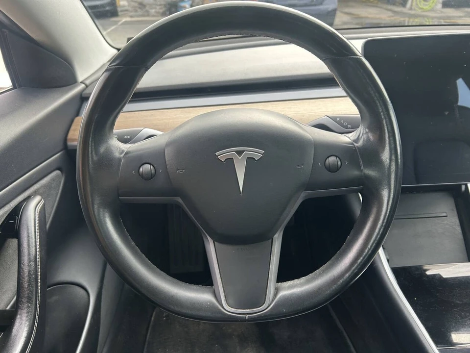 2018 Tesla Model 3 - Image 10 of 21