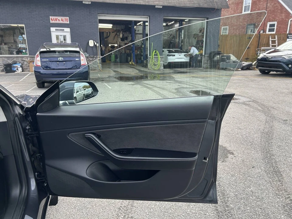 2018 Tesla Model 3 - Image 19 of 21