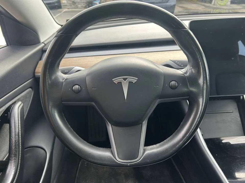 2018 Tesla Model 3 - Image 10 of 21