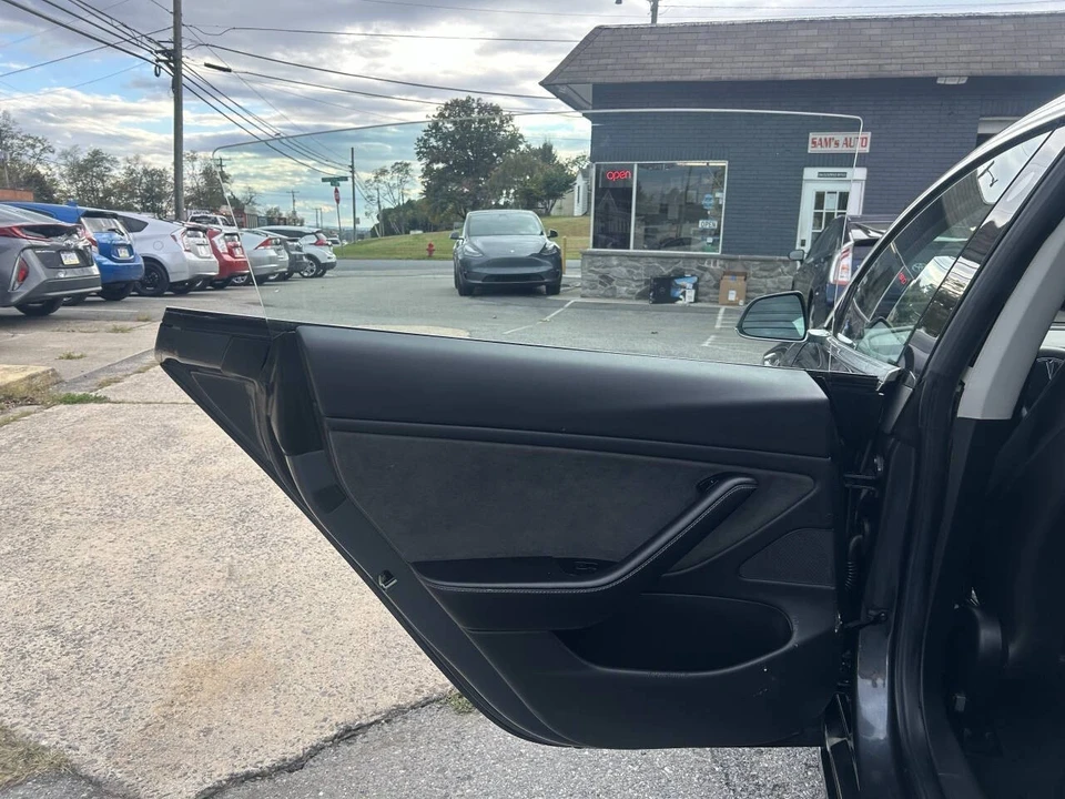 2018 Tesla Model 3 - Image 19 of 21