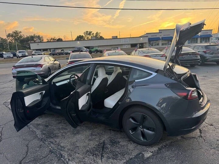 2018 Tesla Model 3 - Image 11 of 12