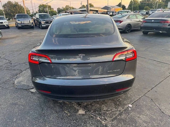 2018 Tesla Model 3 - Image 8 of 12
