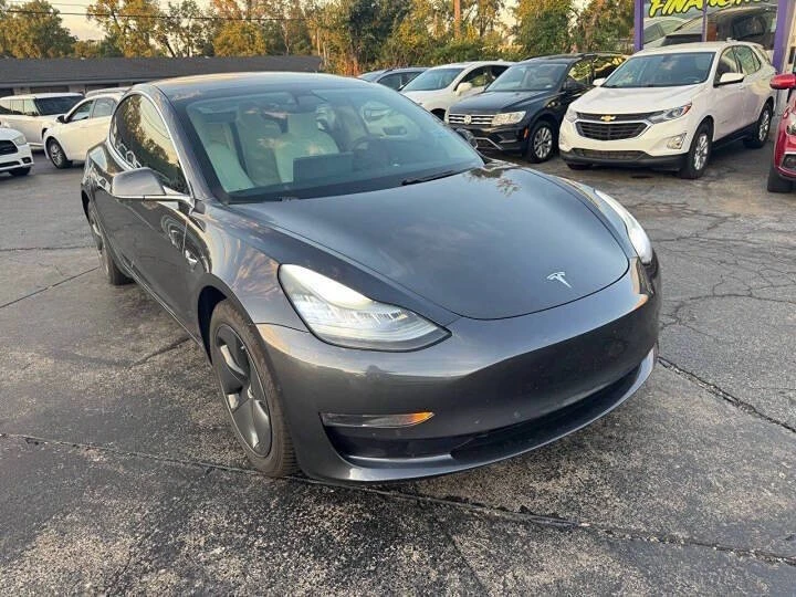 2018 Tesla Model 3 - Image 2 of 12