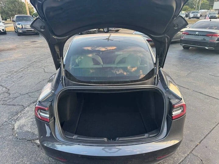 2018 Tesla Model 3 - Image 9 of 12
