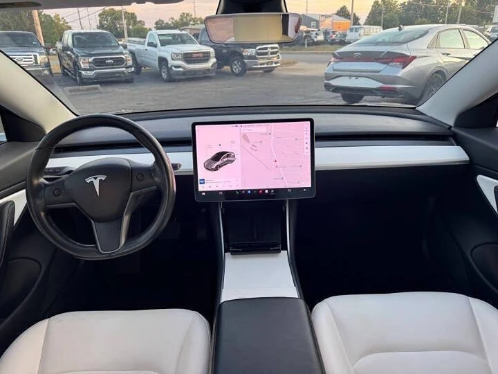 2018 Tesla Model 3 - Image 18 of 19