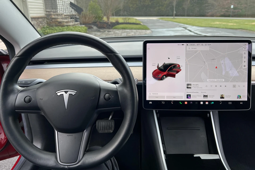 2018 Tesla Model 3 - Image 28 of 31