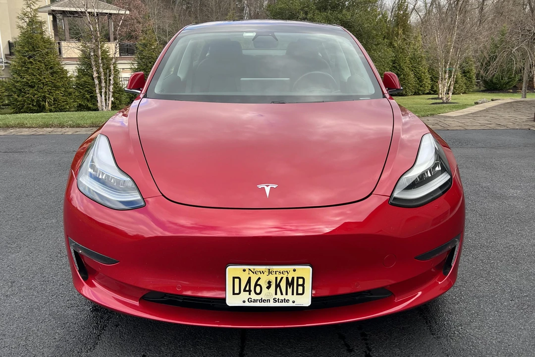 2018 Tesla Model 3 - Image 2 of 31