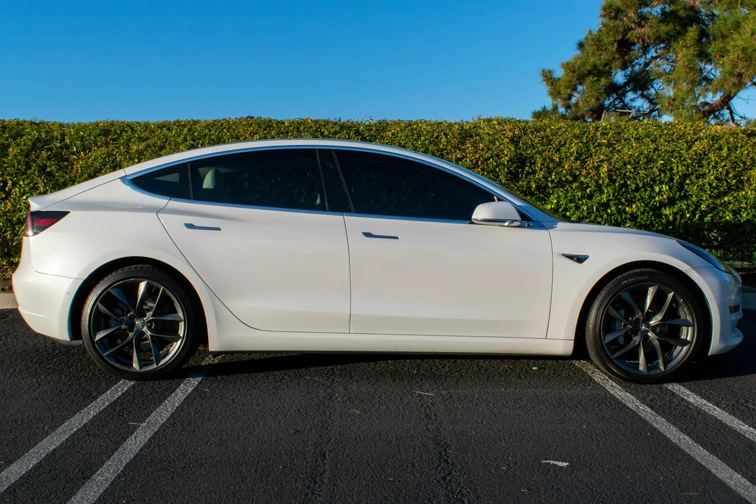 2018 Tesla Model 3 - Image 3 of 31