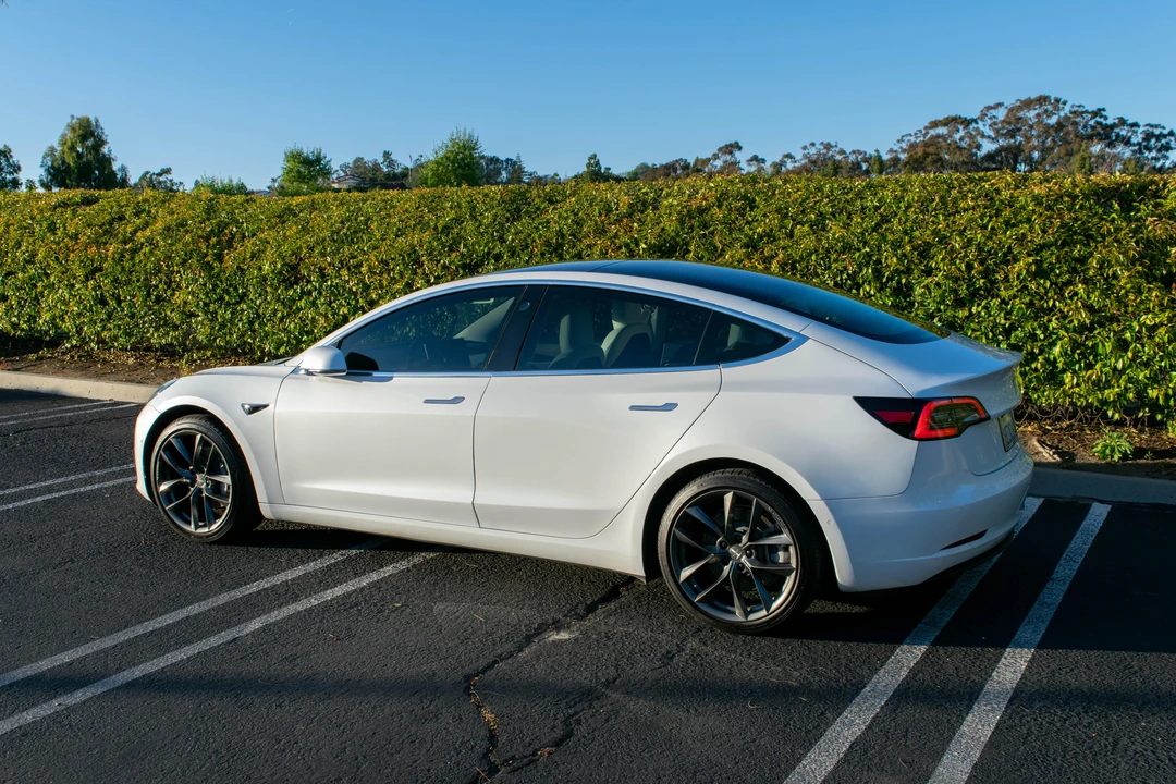 2018 Tesla Model 3 - Image 21 of 31