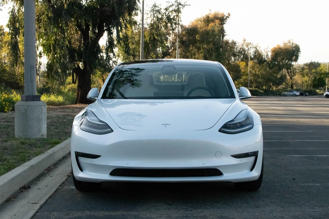2018 Tesla Model 3 - Image 8 of 31