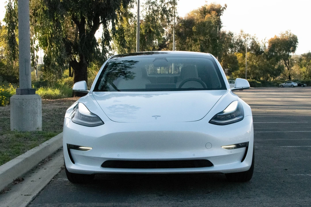 2018 Tesla Model 3 - Image 7 of 31