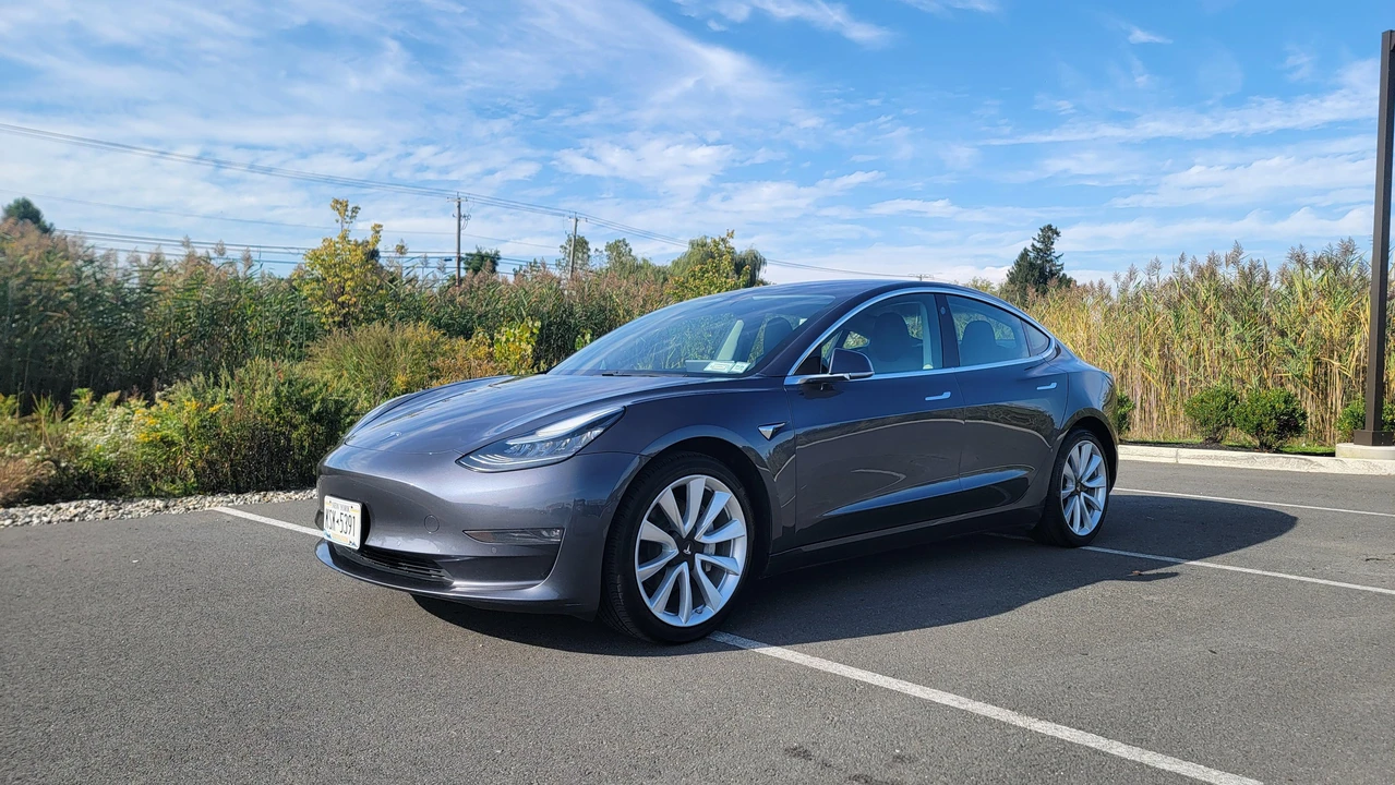 2018 Tesla Model 3 - Image 8 of 31