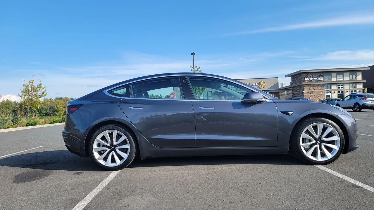 2018 Tesla Model 3 - Image 14 of 31