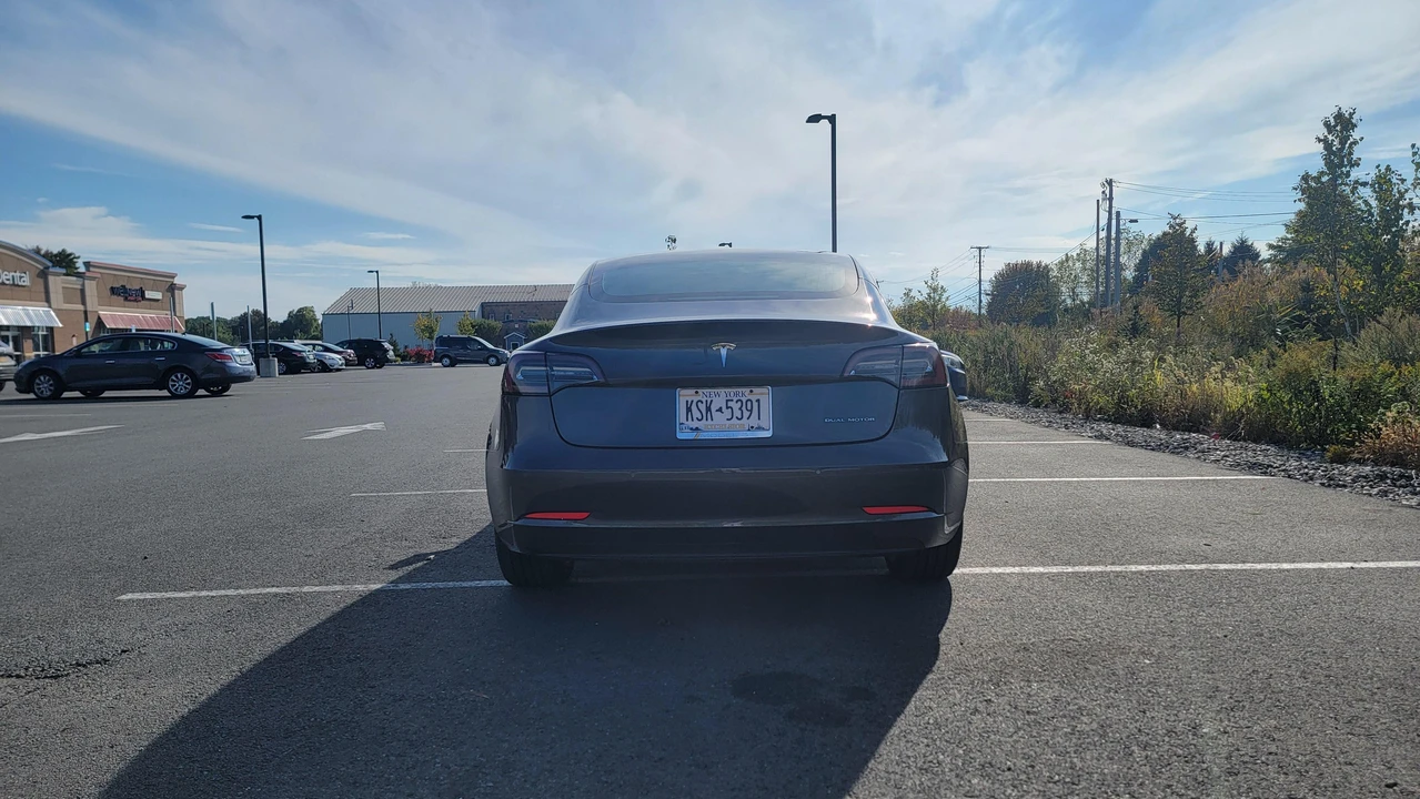 2018 Tesla Model 3 - Image 11 of 31