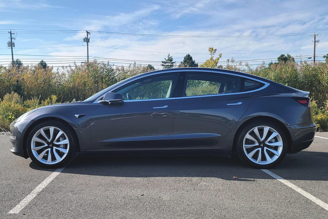 2018 Tesla Model 3 - Image 3 of 31