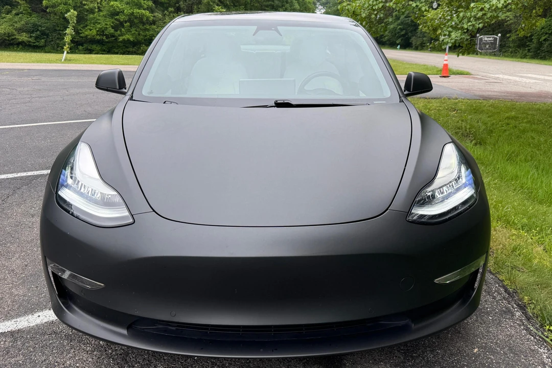 2018 Tesla Model 3 - Image 2 of 31