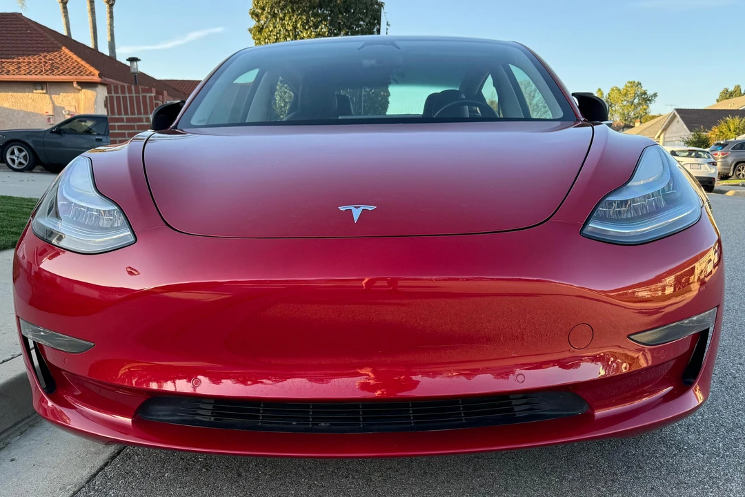 2018 Tesla Model 3 - Image 2 of 31