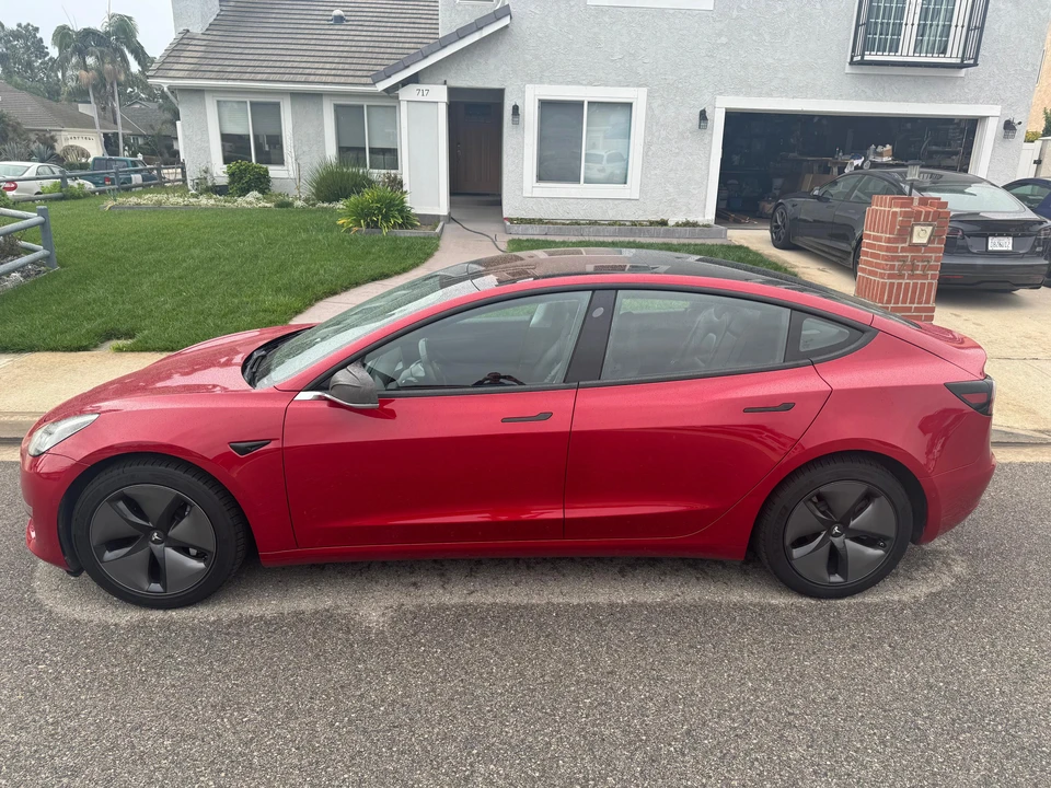 2018 Tesla Model 3 - Image 9 of 31