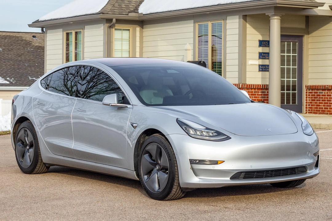 2018 Tesla Model 3 - Image 9 of 31