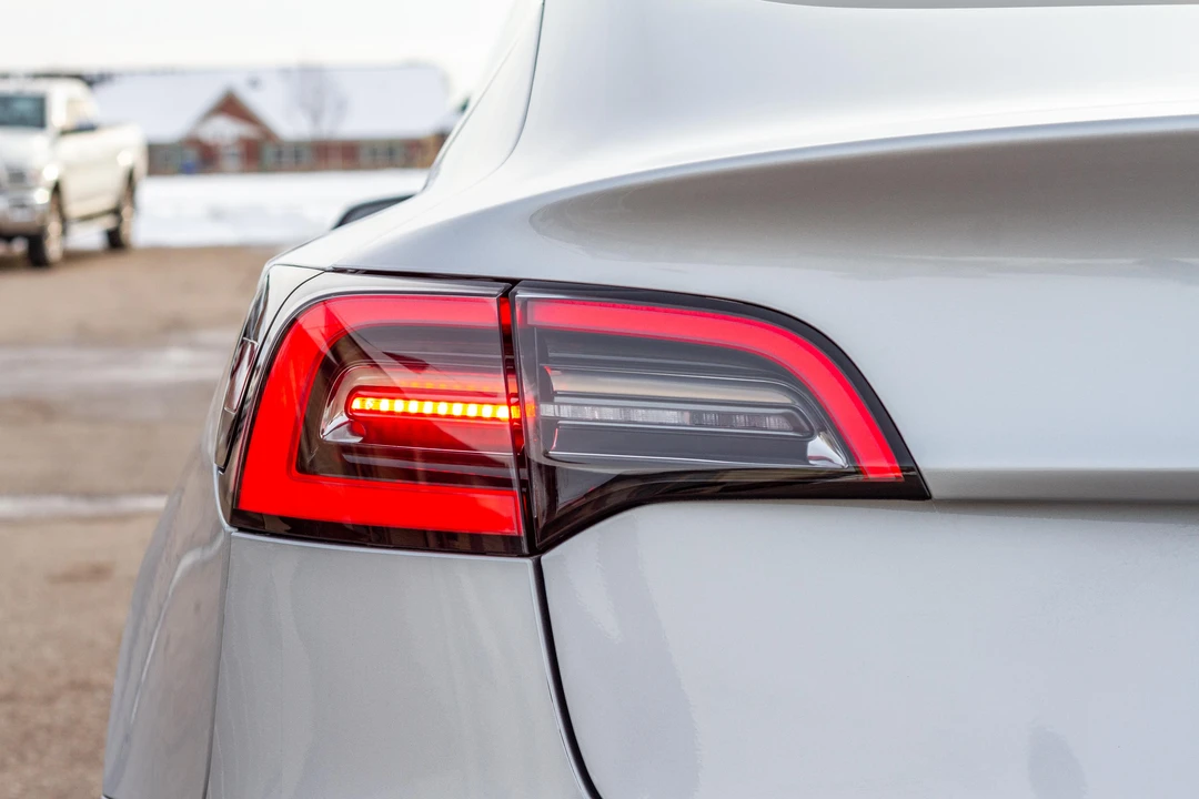 2018 Tesla Model 3 - Image 27 of 31