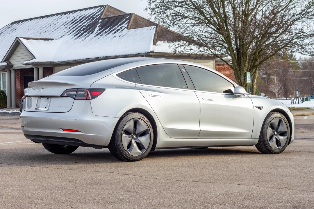 2018 Tesla Model 3 - Image 8 of 31