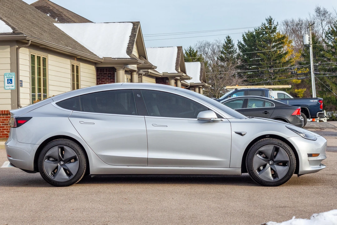 2018 Tesla Model 3 - Image 3 of 31