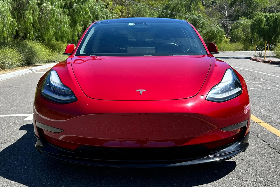 2018 Tesla Model 3 - Image 2 of 31