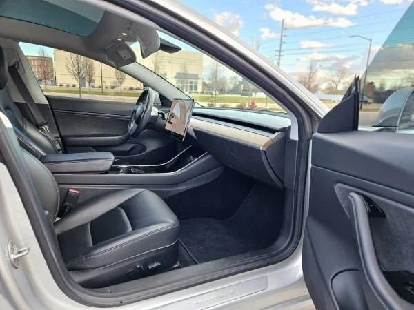 2018 Tesla Model 3 - Image 8 of 13