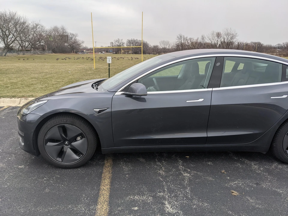 2018 Tesla Model 3 - Image 9 of 31