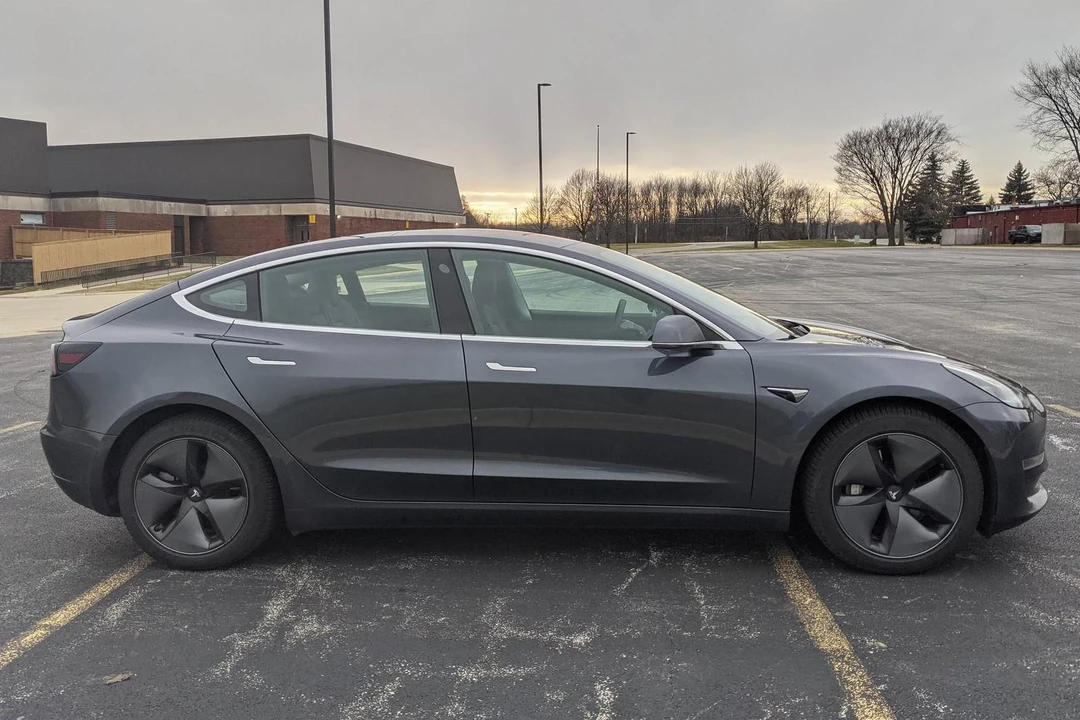 2018 Tesla Model 3 - Image 3 of 31