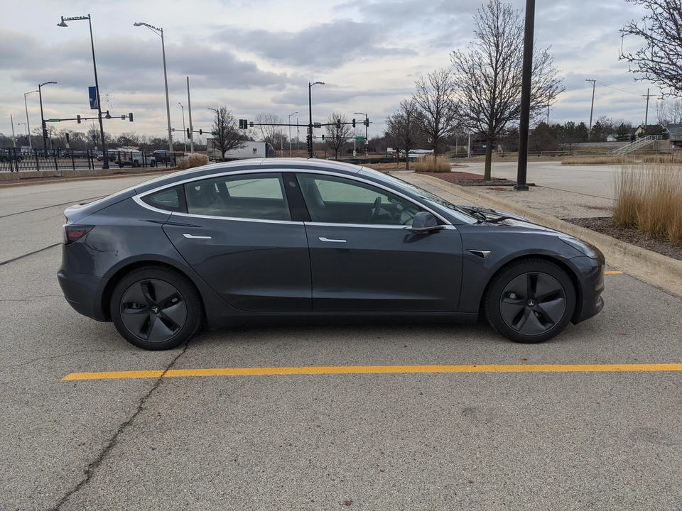 2018 Tesla Model 3 - Image 15 of 31