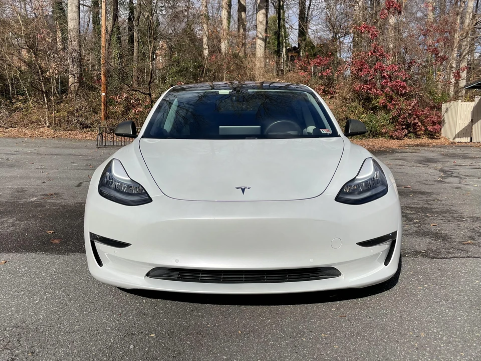 2018 Tesla Model 3 - Image 2 of 31