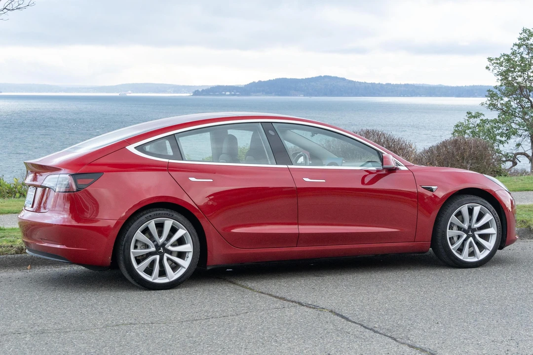2018 Tesla Model 3 - Image 3 of 31