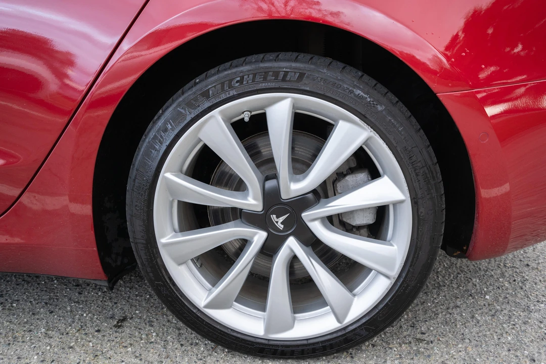 2018 Tesla Model 3 - Image 29 of 31