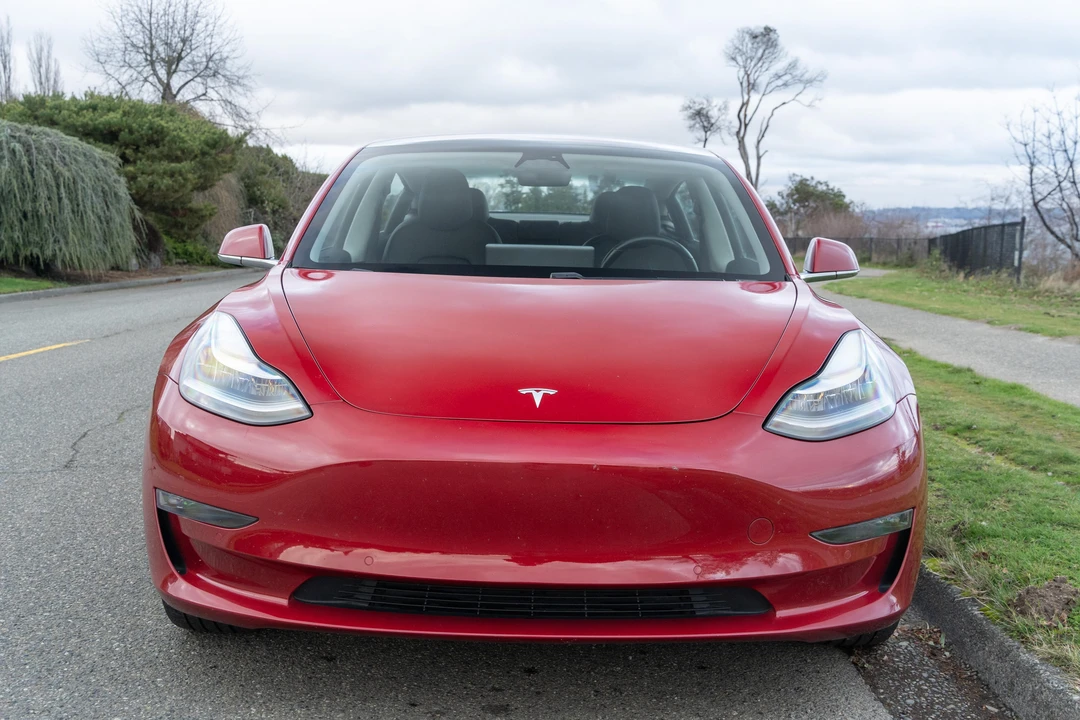 2018 Tesla Model 3 - Image 8 of 31