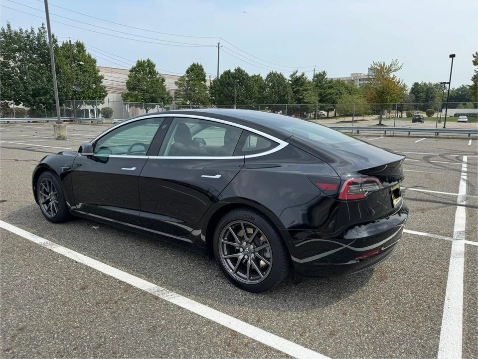 2018 Tesla Model 3 - Image 8 of 31