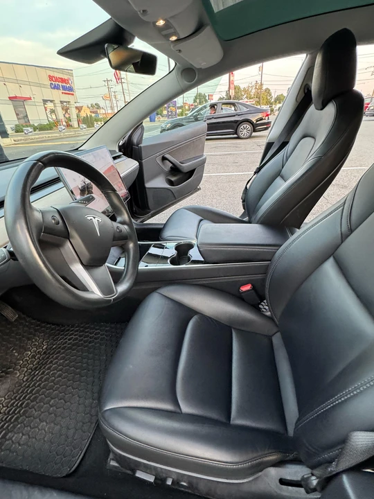 2018 Tesla Model 3 - Image 25 of 31