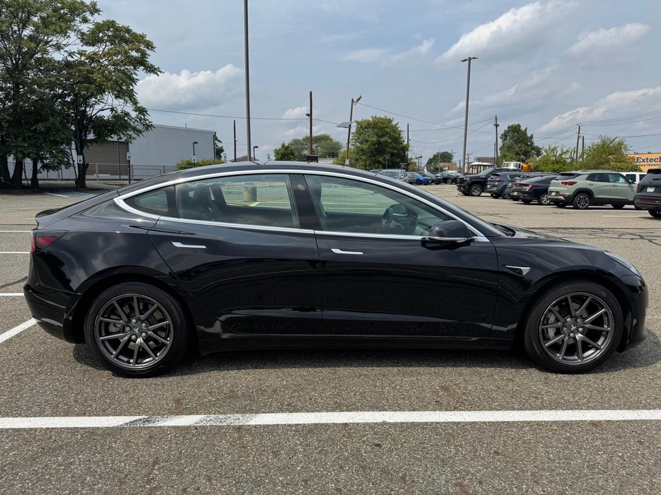 2018 Tesla Model 3 - Image 9 of 31