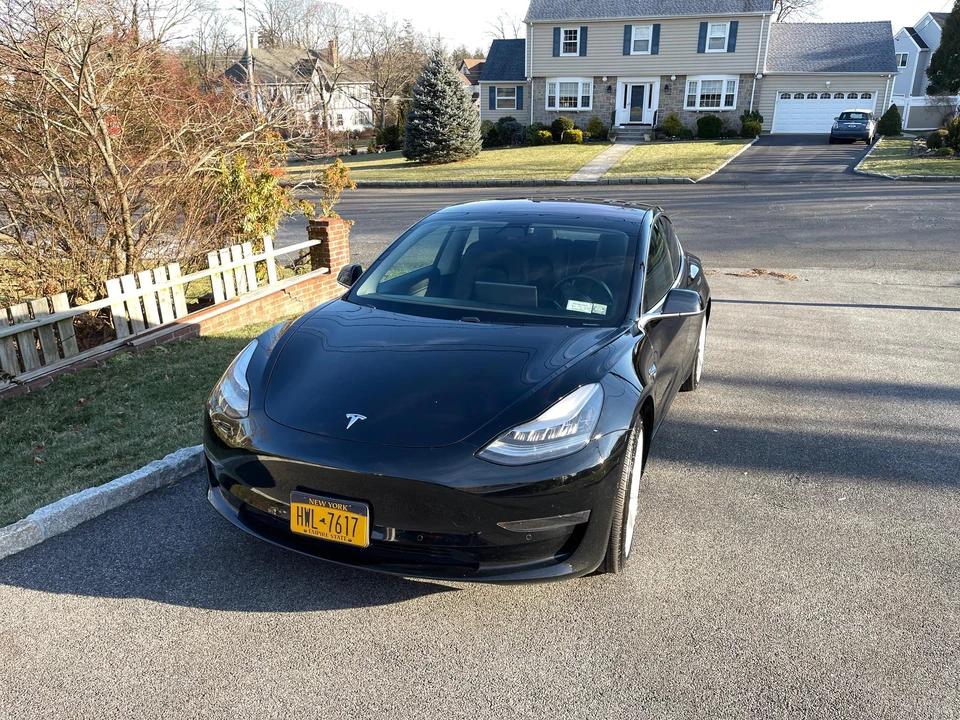 2018 Tesla Model 3 - Image 9 of 31