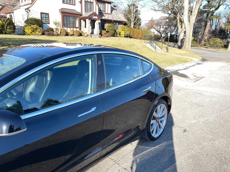 2018 Tesla Model 3 - Image 27 of 31
