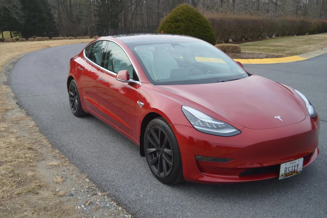 2018 Tesla Model 3 - Image 9 of 31