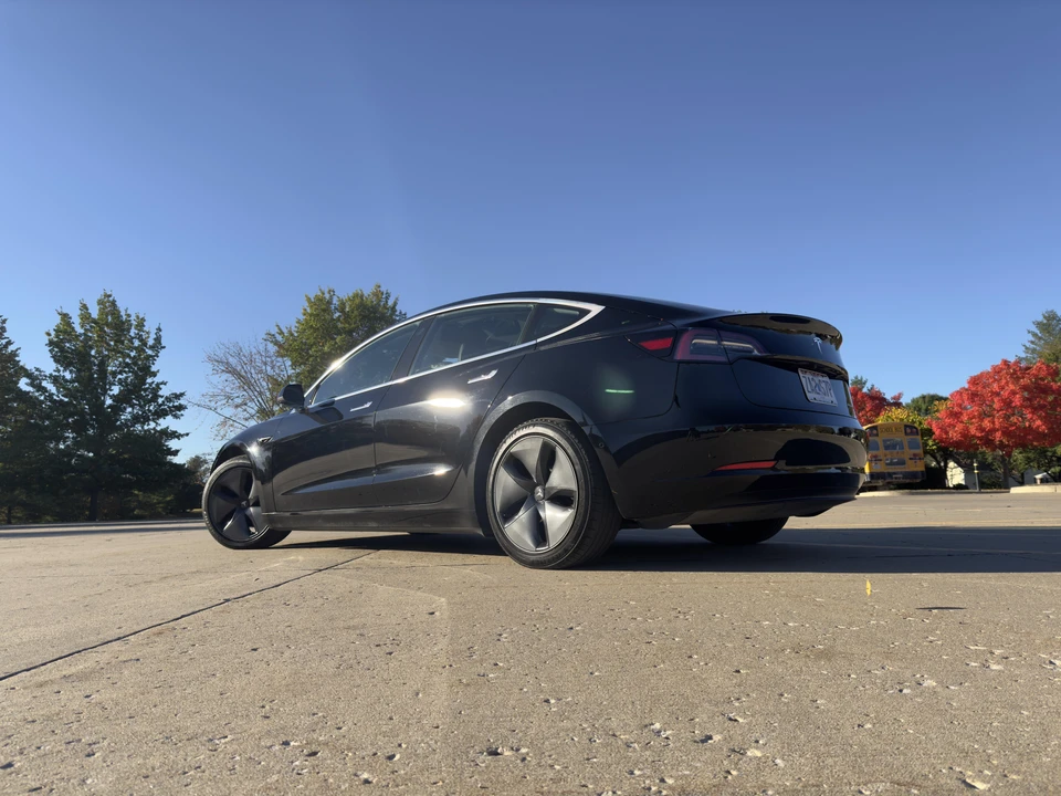 2018 Tesla Model 3 - Image 23 of 31
