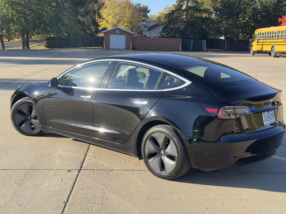 2018 Tesla Model 3 - Image 20 of 31