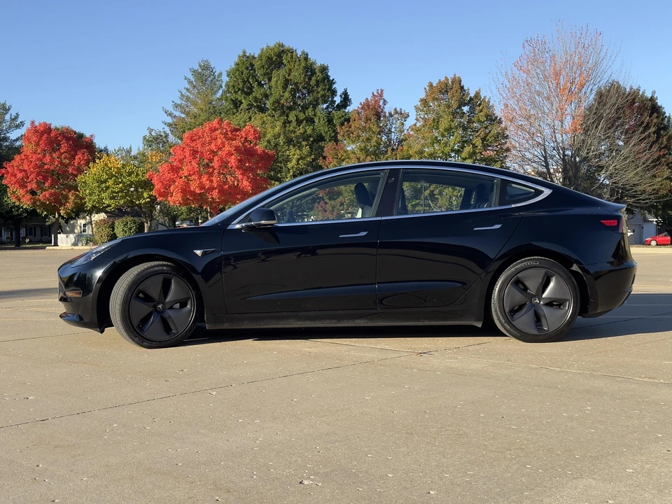 2018 Tesla Model 3 - Image 18 of 31